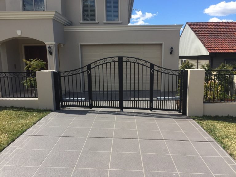 Bi-folding automatic gate Brisbane